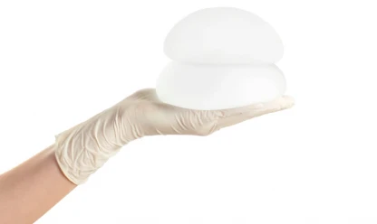 Prótese de silicone: o que é, finalidade, tipos e durabilidade